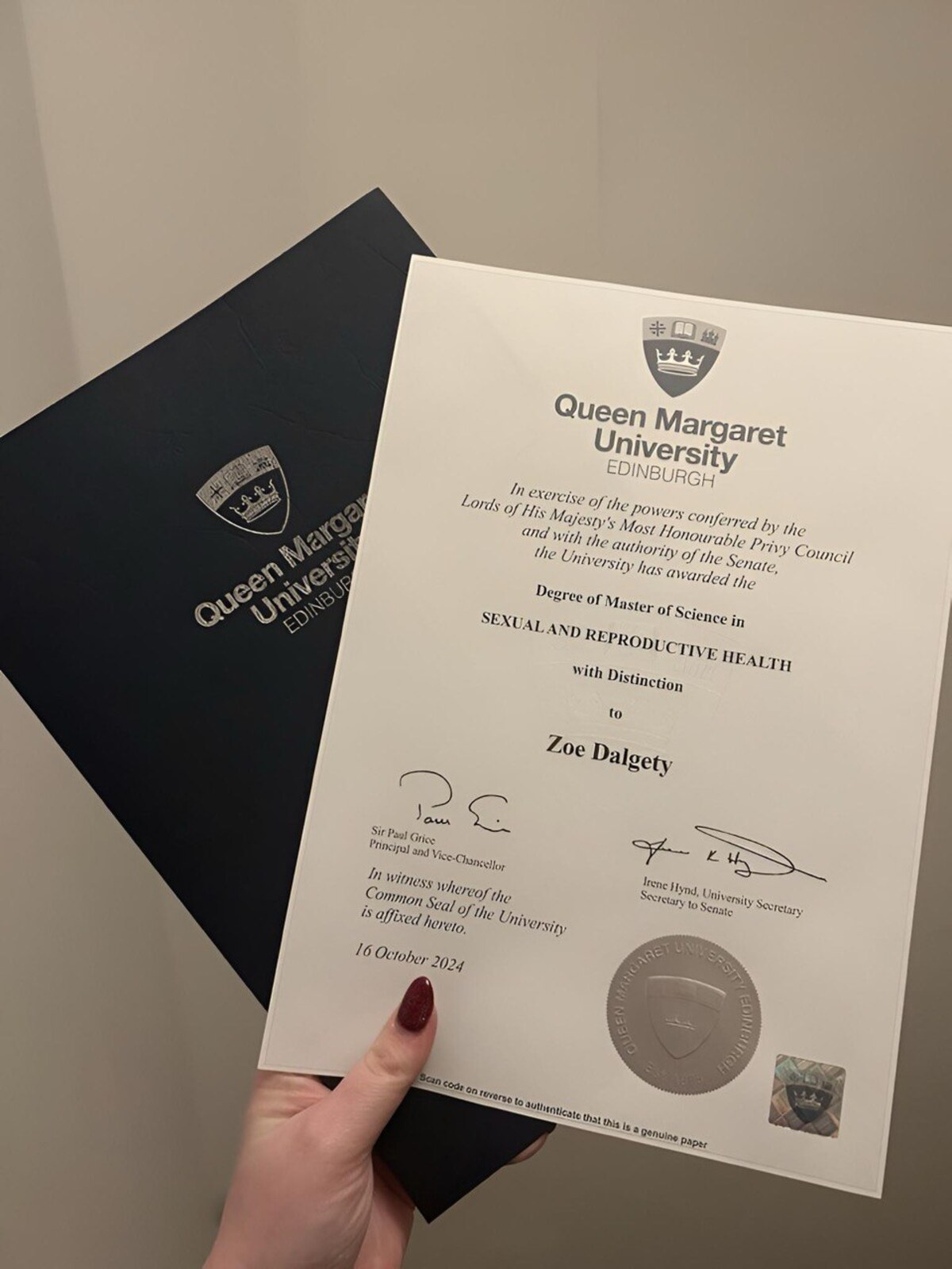 Apostille-certified university diploma recognized in 120+ countries for work visa and immigration